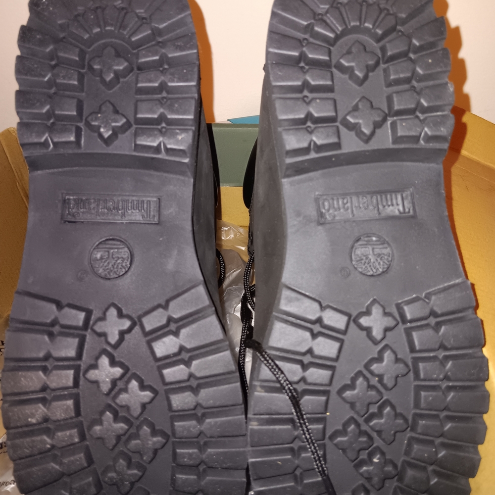 Timberland Black Heavy-Duty Boots with Aggressive Tread